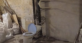 Демонтаж сантехкабины в панельном доме - цена от 1050 рублей | Сварной-Крч